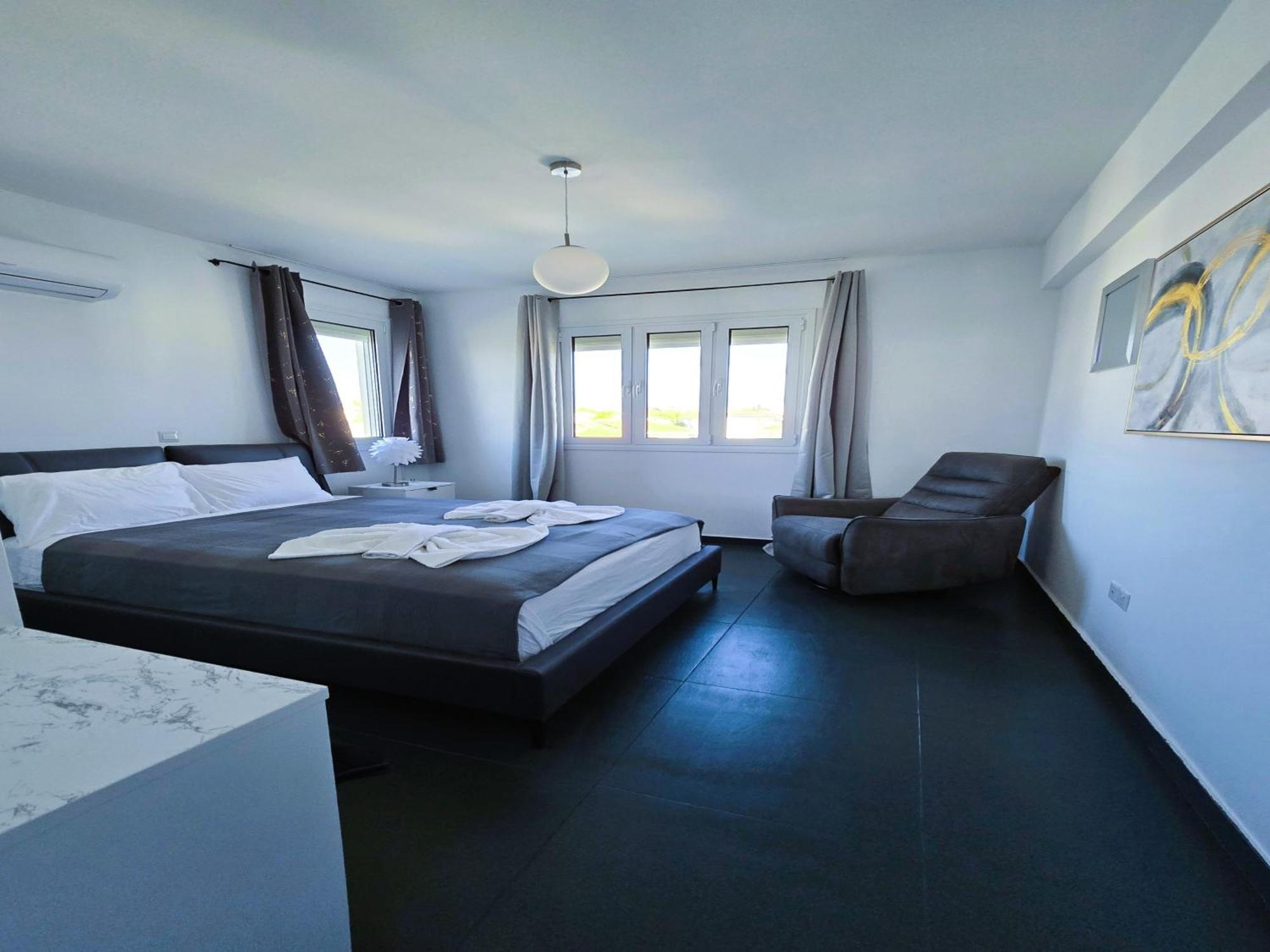Golden Bay Deluxe Holiday Apartment Protaras Exterior foto